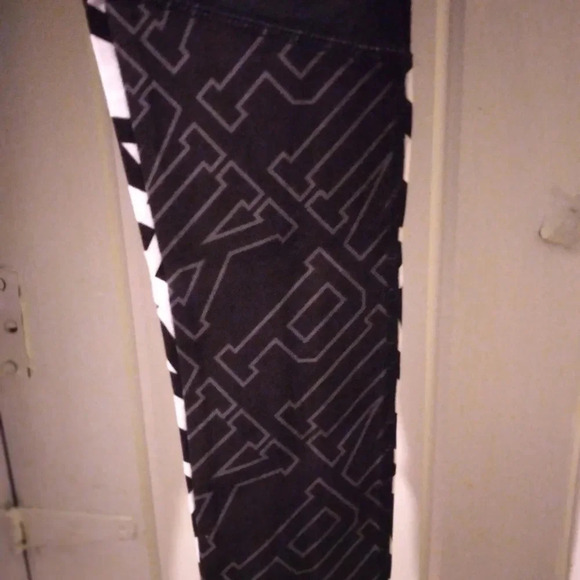 VS PINK writeout leggings X-small NWOT - Picture 7 of 9